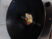 美味的芋头焖鸭做法图解7)