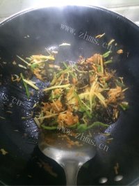 色香味俱全的糖醋素鱼做法图解3)