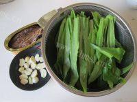口感好的豆豉鲮鱼油麦菜做法图解1)