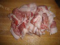 独特的土豆片炒五花肉做法图解1)