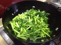 家常菜炒芹菜做法图解5)