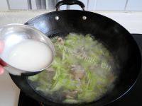 易做的紫菜丝瓜瘦肉汤做法图解8)