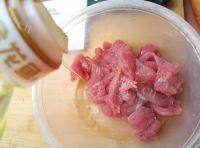 自制肉片西兰花做法图解2)