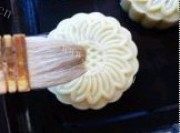 可口的紫薯月饼做法图解10)