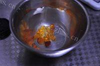 美味桃胶银耳枸杞羹做法图解2)