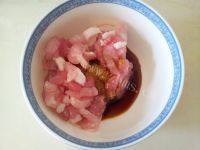 「美味可口」榨菜肉丝面做法图解3)