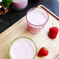 营养丰富的草莓奶昔的做法图解五