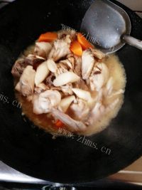 清淡的山药炖鸡汤做法图解9)