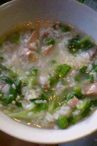 美味早餐青菜瘦肉粥