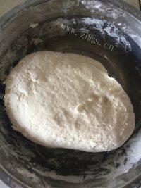 自制羊肉馅饼做法图解2)