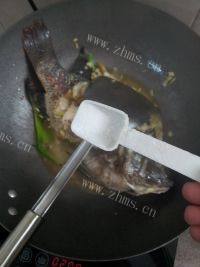 甘脆的红烧罗非鱼做法图解6)