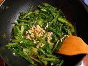 家常菜豆豉蒜蓉油麦菜