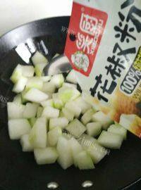 家常菜虾仁冬瓜汤做法图解6)