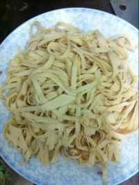 香喷喷的尖椒干豆腐做法图解1)