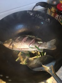 营养鲫鱼豆腐汤做法图解4)