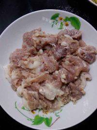 家常菜香辣酸菜肉片做法图解5)