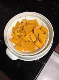 自制南瓜蛋糕做法图解2)