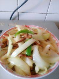 家常菜洋葱炒肉丝
