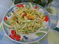 色味俱佳的蒜黄炒鸡蛋
