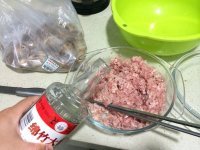 好吃的香菇肉馅做法图解2)