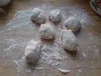 美味的木耳洋葱素包子做法图解7)