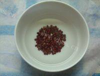 让人怀念的红豆薏米粥的做法图解二