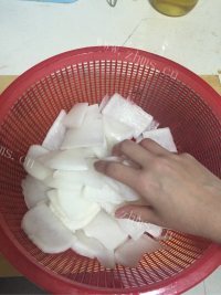 好吃的酸辣可口脆萝卜做法图解2)
