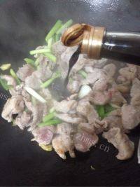 美味的家常小炒肉做法图解5)