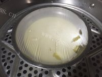 美味的虾仁蒸蛋做法图解4)