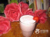 妈妈教我做草莓奶昔