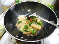 美味西兰花炒鱿鱼花做法图解15)