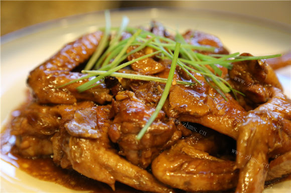 色香味浓的红烧鸡翅