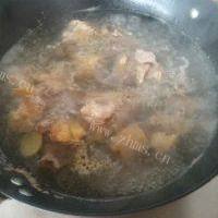 砂锅炖土鸡的做法图解三