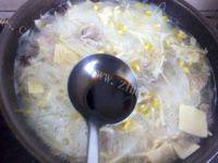 诱人的豆芽炖排骨做法图解8)