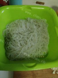 美味的酸辣粉做法图解1)