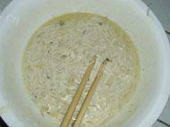 香鲜至极的豆芽饼做法图解4)