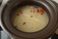 香浓的田七肉骨汤做法图解7)