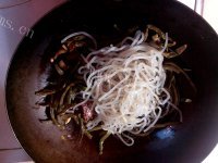 家常菜红烧肉炖干豆角做法图解5)