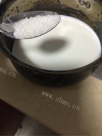 DIY牛奶冻做法图解2)