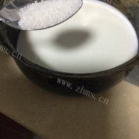 DIY牛奶冻的做法图解二