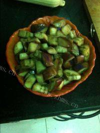 家常菜肉末烧茄子做法图解7)