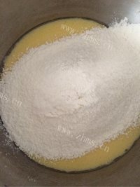 自制酸奶蛋糕做法图解4)