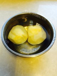 美味的煎土豆饼做法图解1)