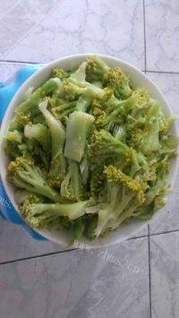 家常菜清炒西兰花