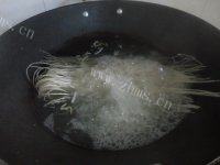 家常菜酸菜炒粉做法图解3)