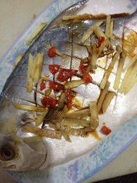 清蒸金鲳鱼做法图解2)