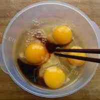 珍馐美味的蒲公英炒鸡蛋的做法图解三