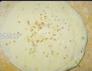 自制葱花芝麻发面饼做法图解6)
