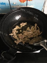 诱人的茭白炒肉丝做法图解4)