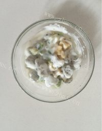 喷香的水果酸奶沙拉做法图解6)
